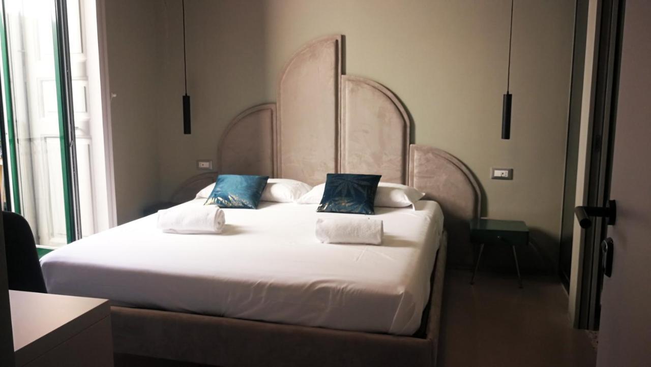 Luciani 33 Luxury Rooms Salerno Exterior photo